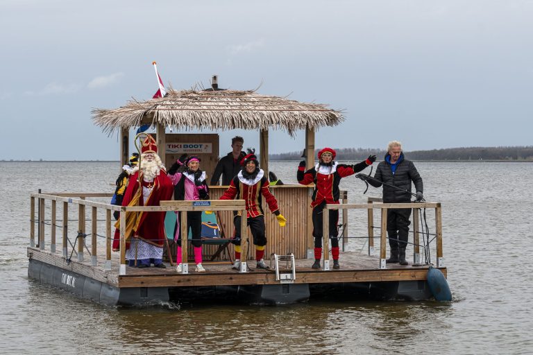 Sinterklaasintocht Muiderberg — familie-kids in Muiderberg